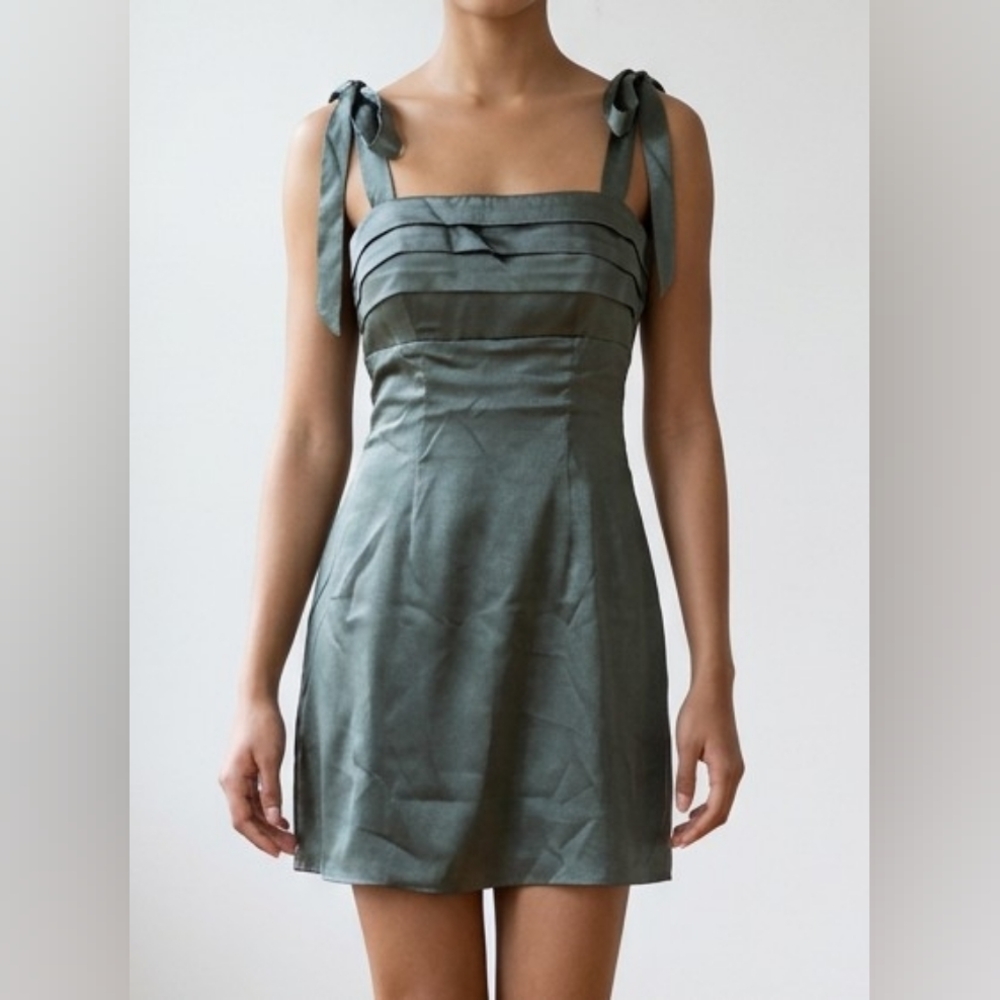 Wear Your Love Elegant Green Satin Dress Women's Size 0 NWT